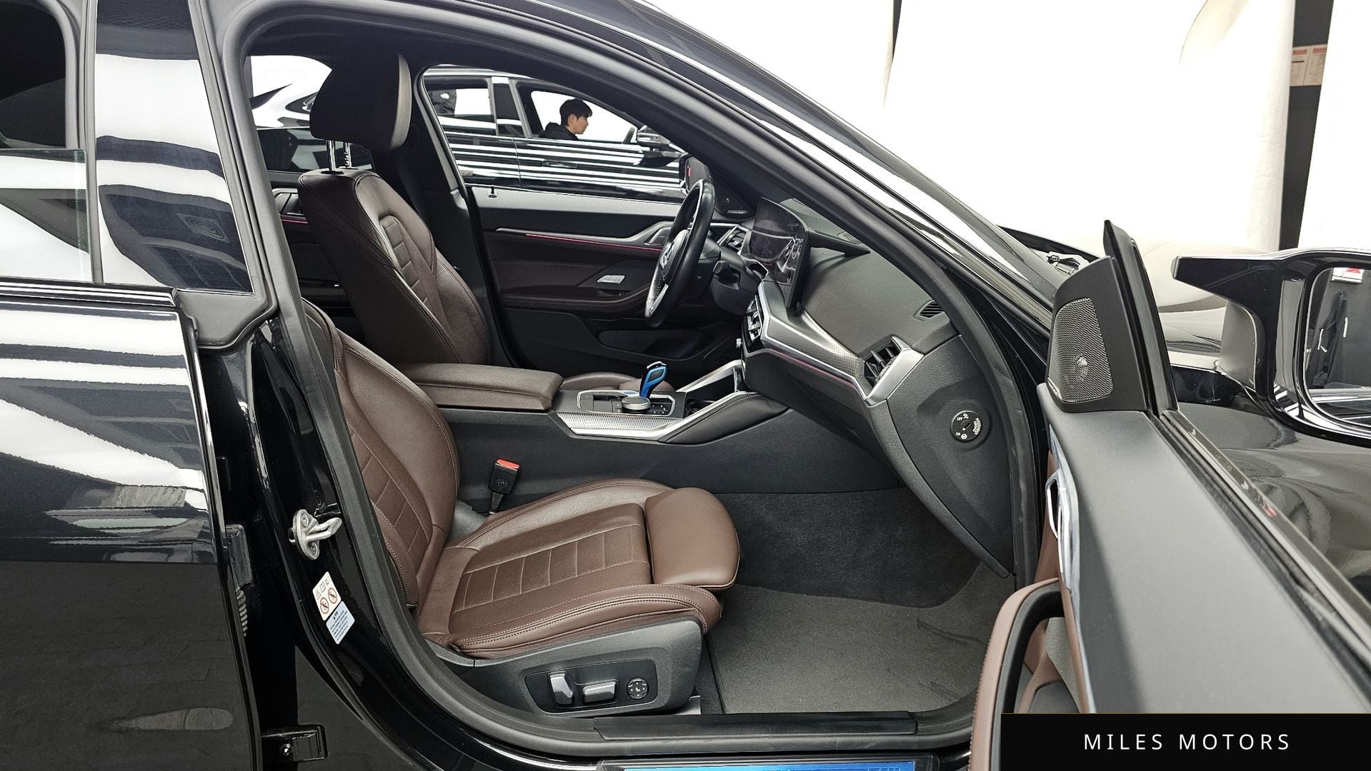 BMW i4 2023 — миниатюра 11