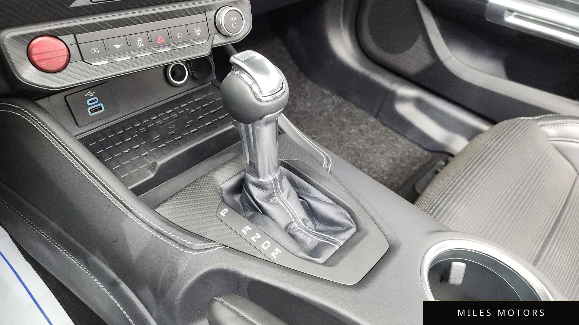 Ford Mustang 2024 — миниатюра 9