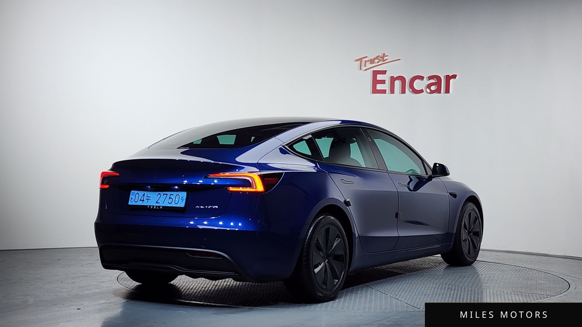 Tesla Model 3 2024 — миниатюра 2