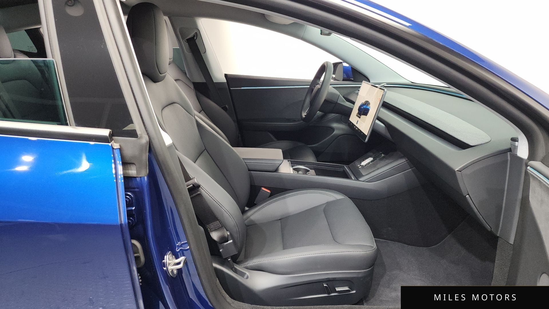 Tesla Model 3 2024 — миниатюра 11