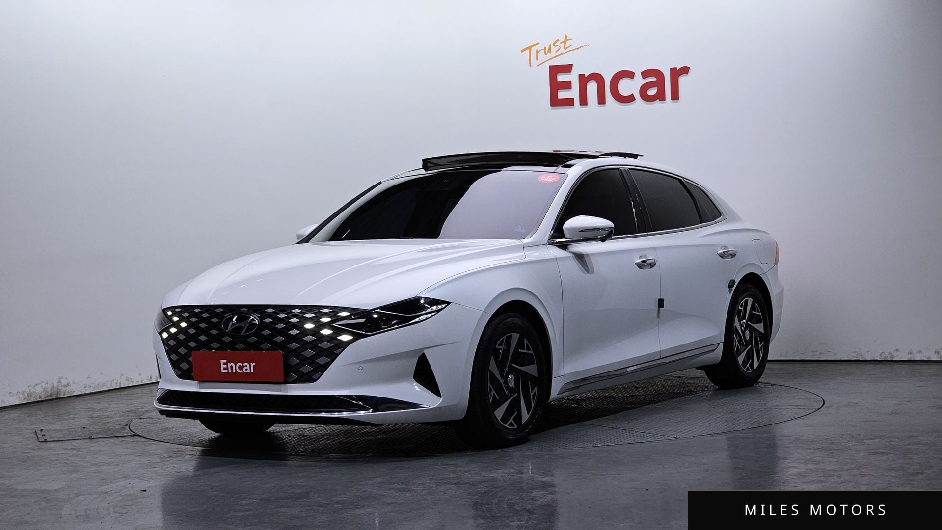Hyundai Grandeur 2020 — фото 1 из 12