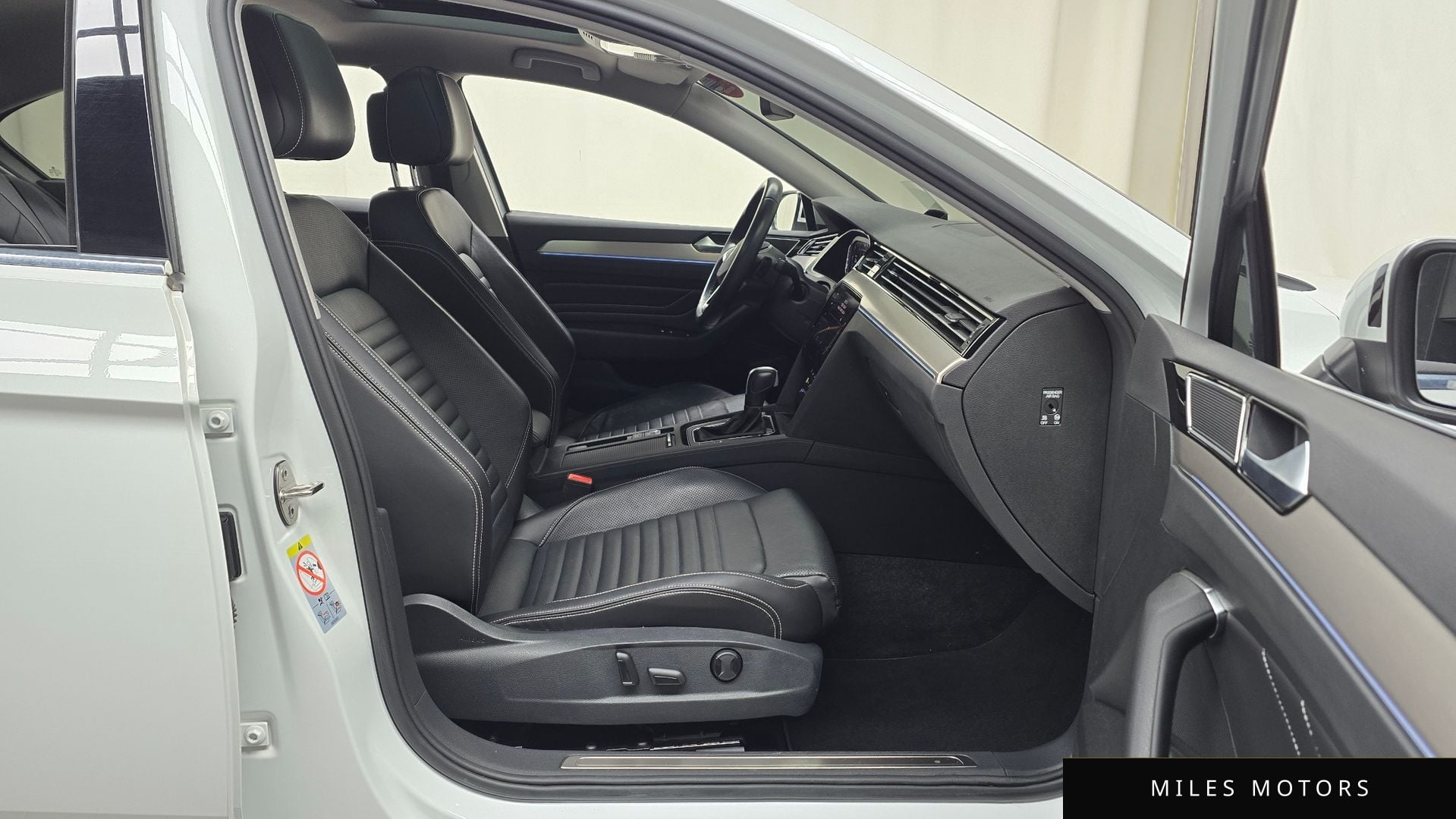 Volkswagen Passat 2022 — миниатюра 11