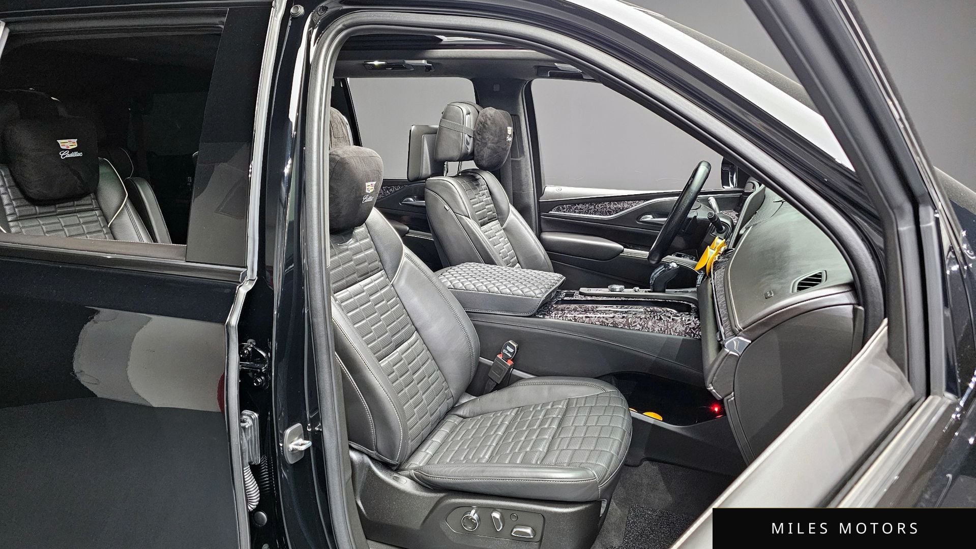 Cadillac Escalade 2022 — миниатюра 12