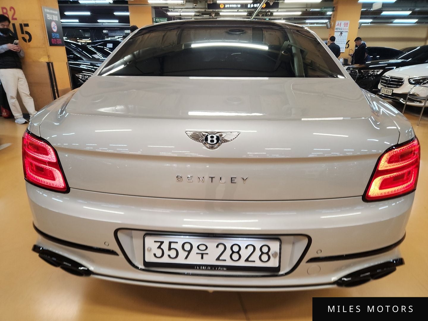 Bentley Flying Spur 2021 — миниатюра 5