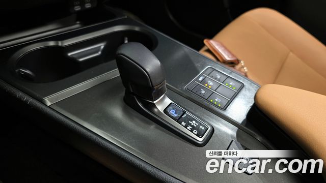 Лексус UX300h 2025 — миниатюра 9
