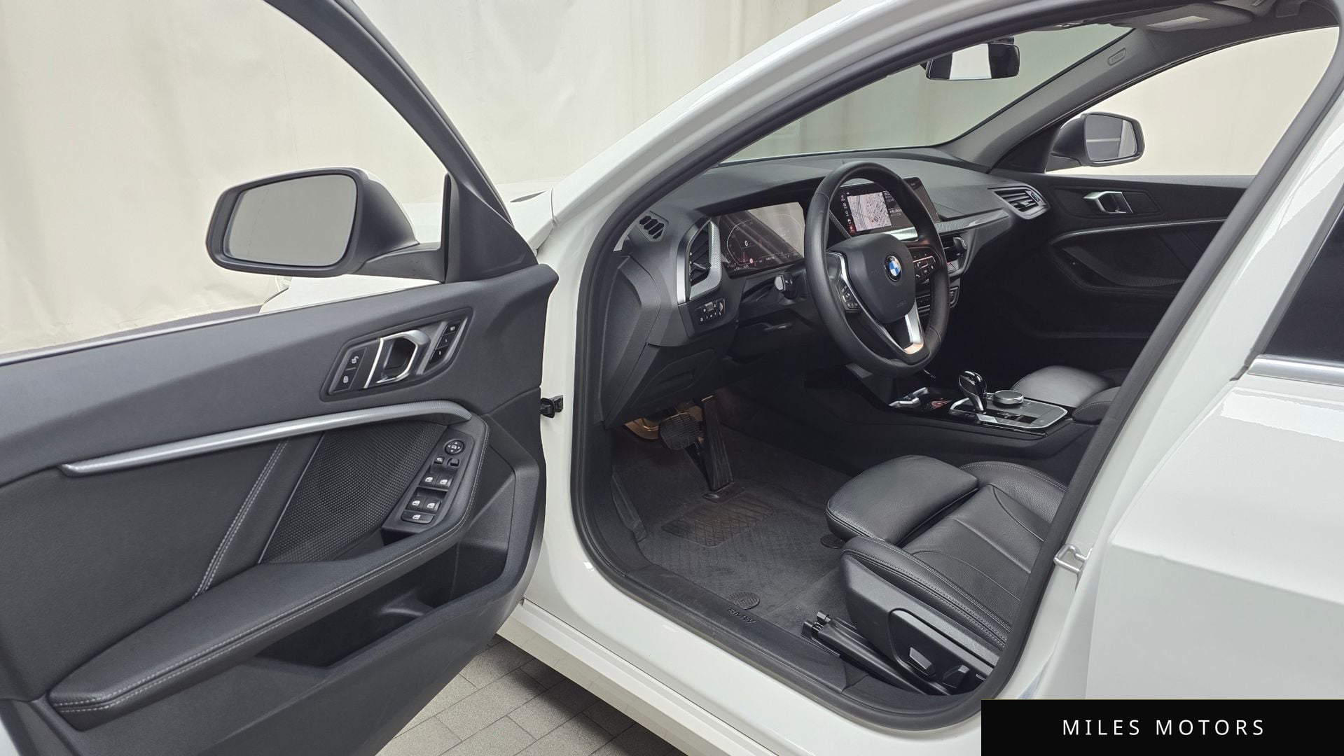 BMW 1 Series (F40) 2022 — миниатюра 10