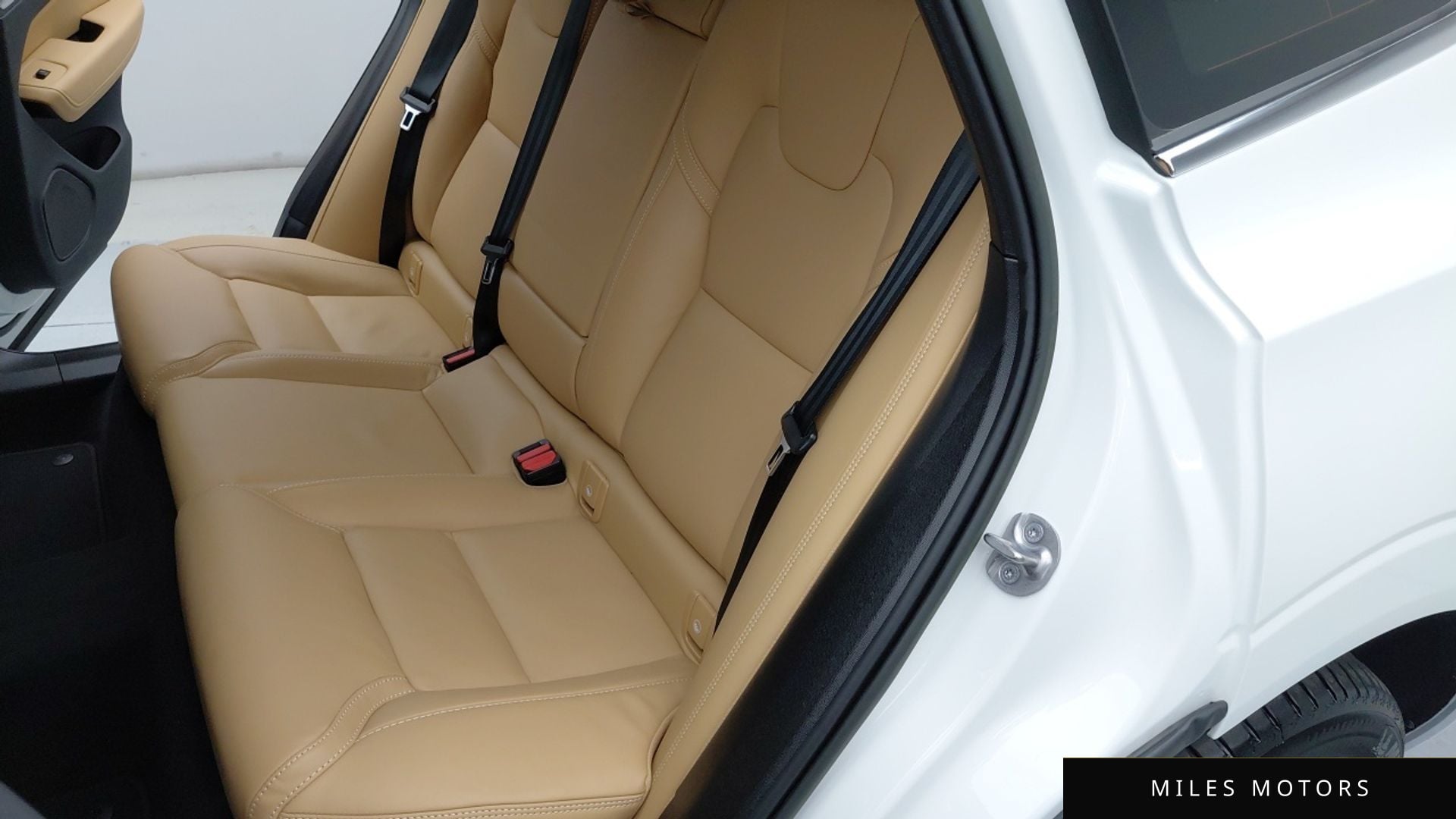 Volvo XC60 2023 — миниатюра 6