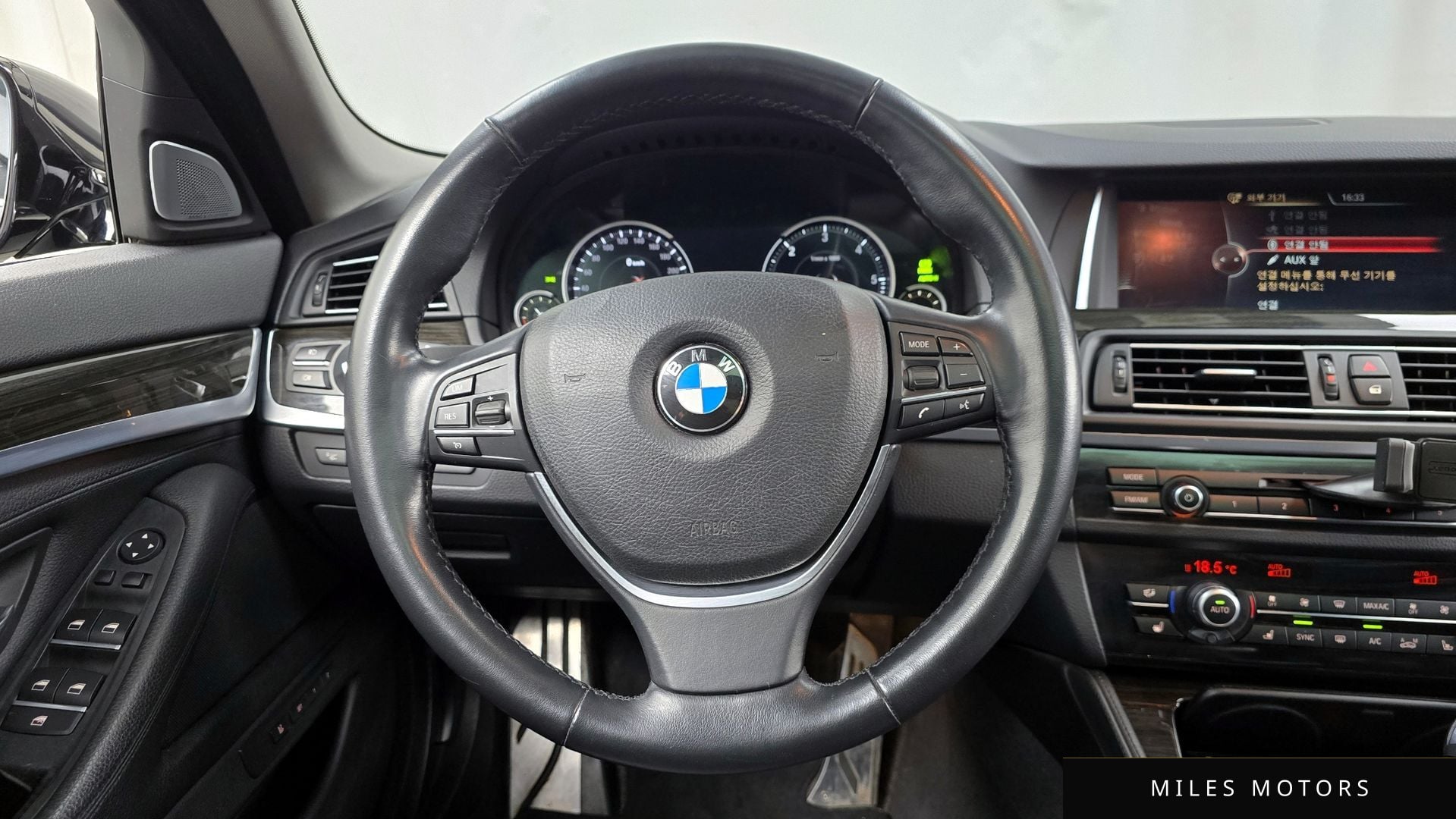 BMW 5시리즈 (F10) 2015 — миниатюра 13