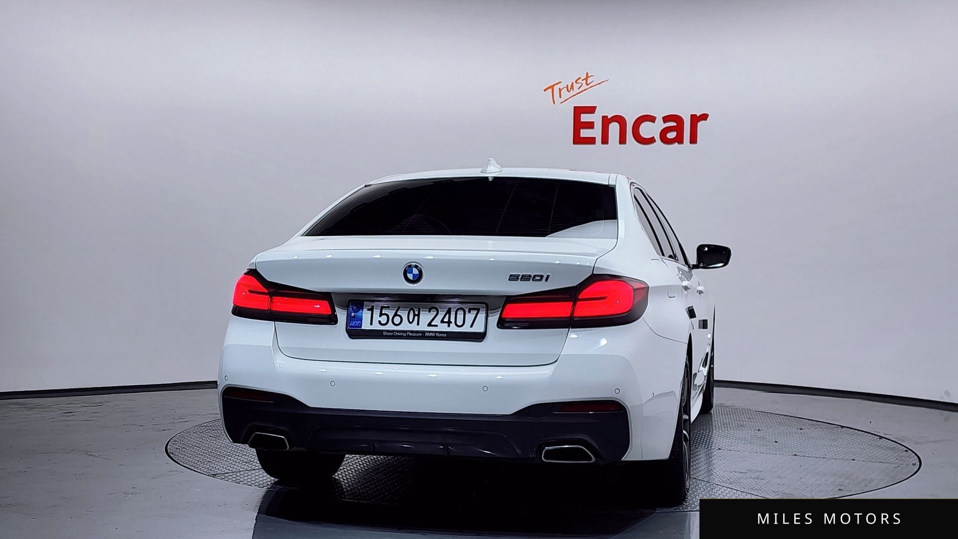 BMW 5 Series (G30) 2023 — миниатюра 4