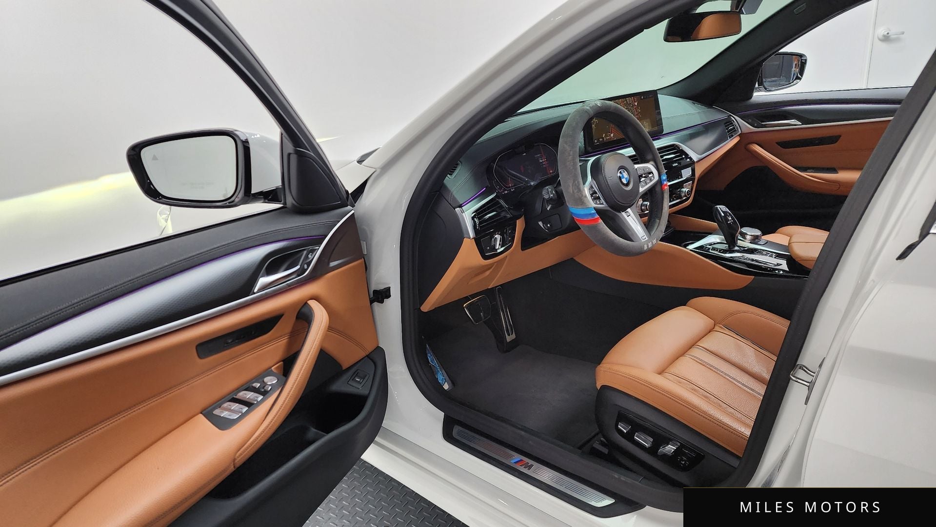 BMW 5 Series (G30) 2023 — миниатюра 10
