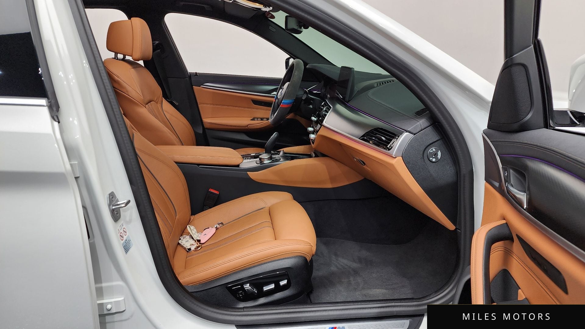 BMW 5 Series (G30) 2023 — миниатюра 11