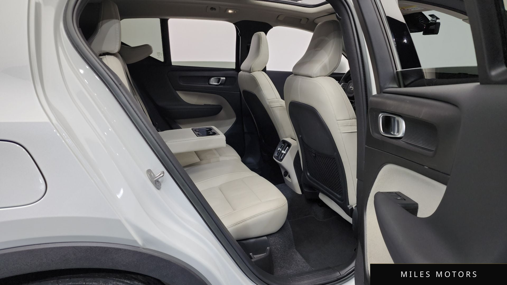 Volvo XC40 2023 — миниатюра 12