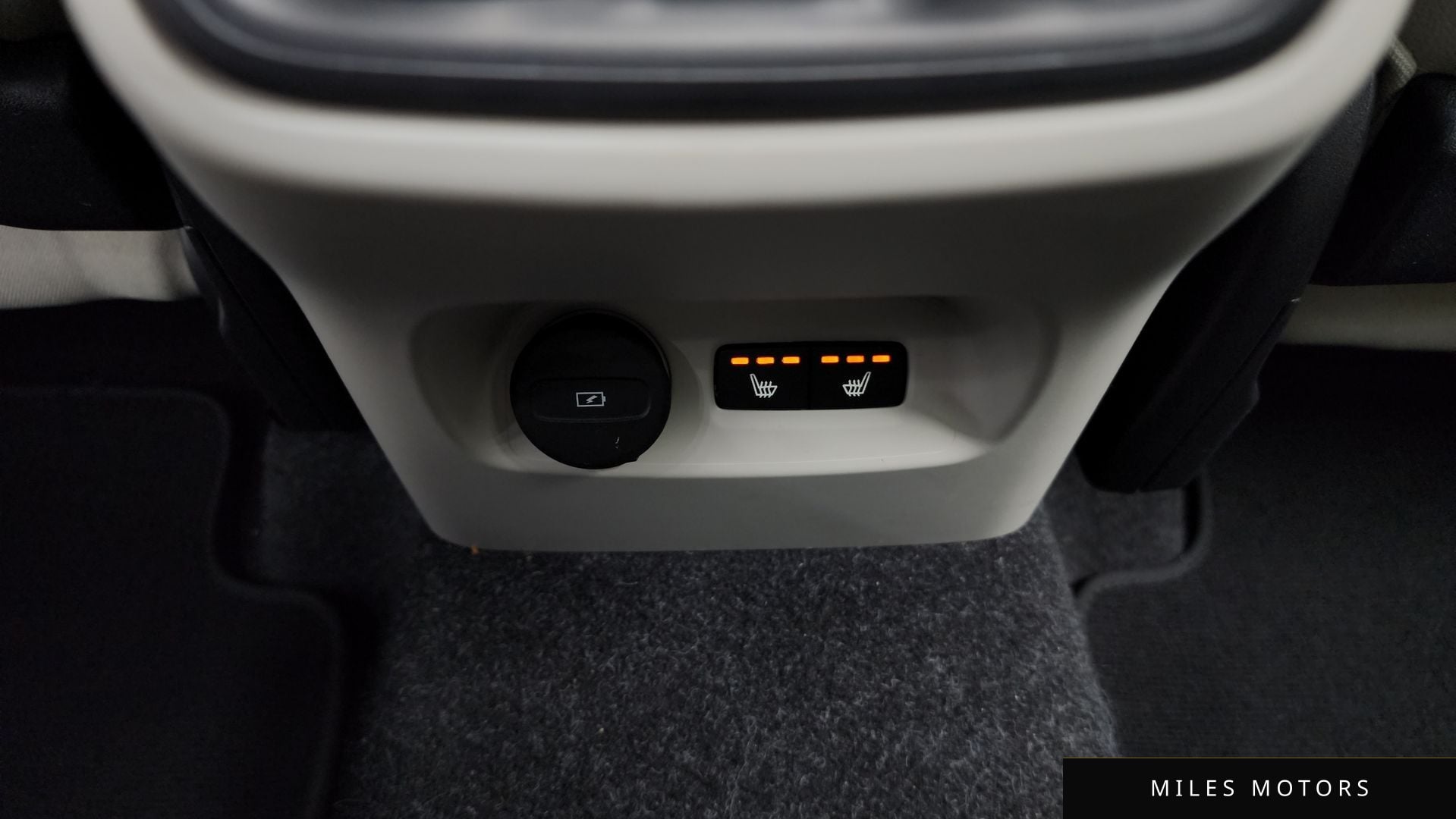 Volvo XC40 2023 — миниатюра 18