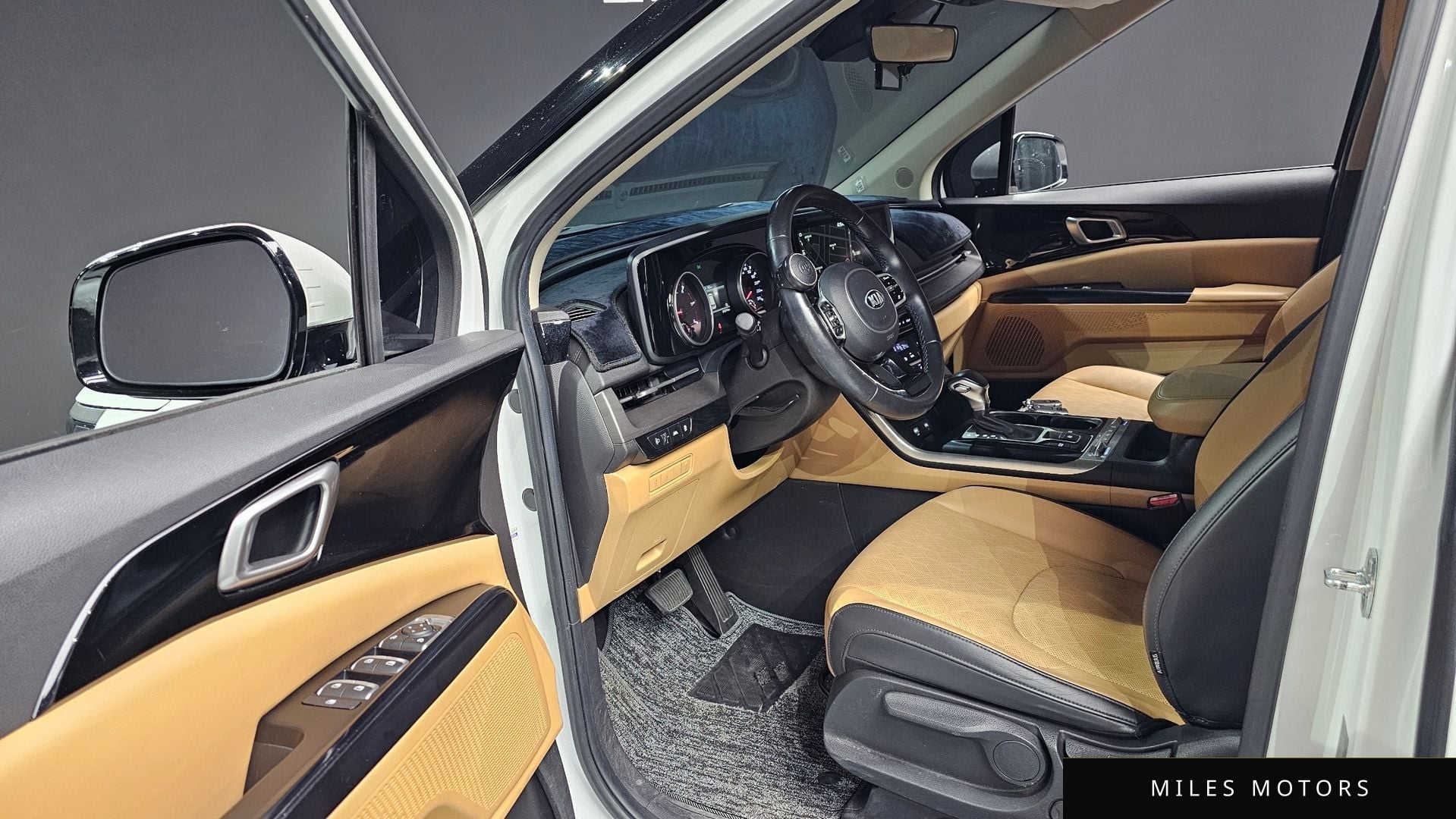 Kia Carnival 2021 — миниатюра 11