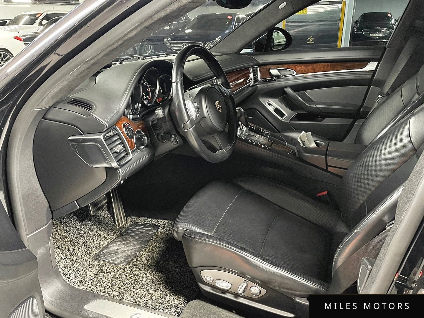 Porsche Panamera 2010 — миниатюра 8