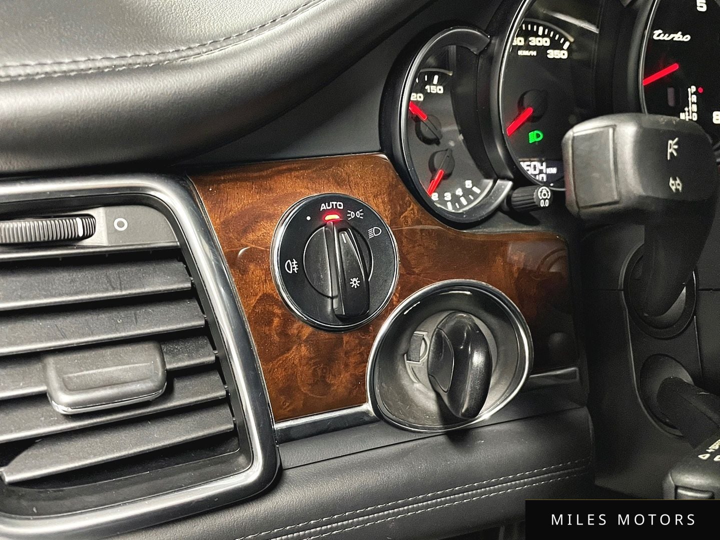 Porsche Panamera 2010 — миниатюра 10