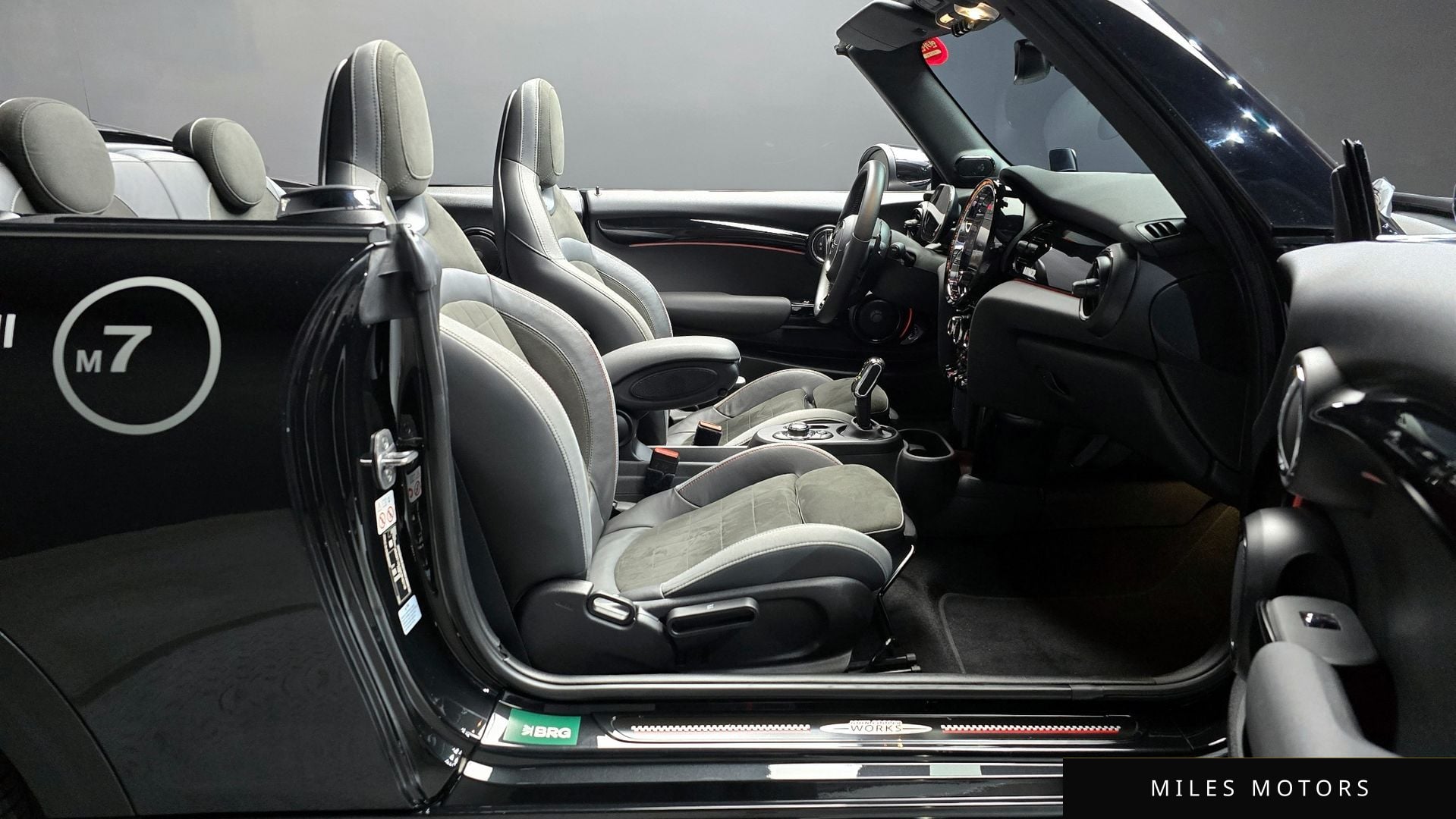 MINI Cooper Convertible 2023 — миниатюра 10