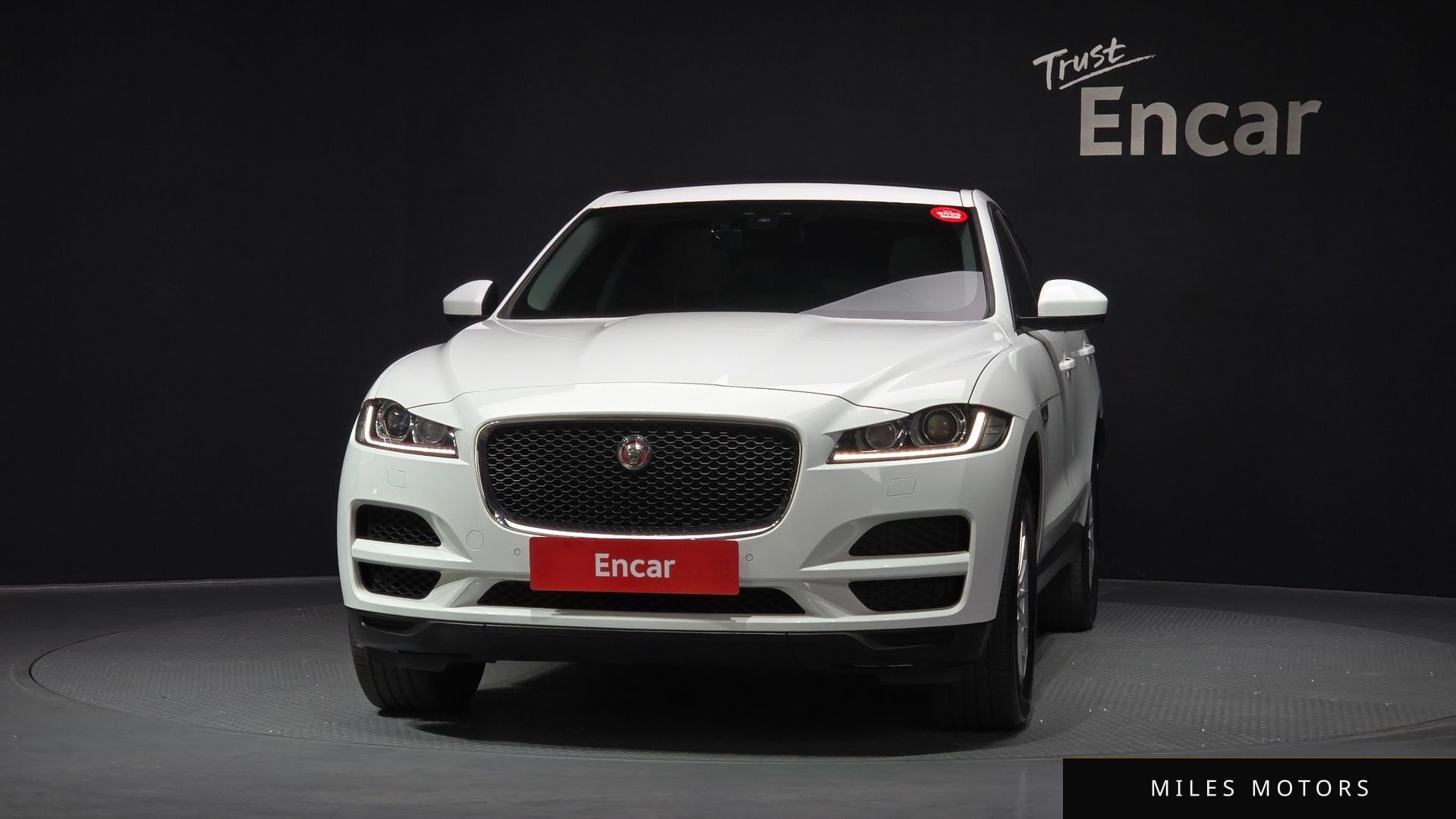 Jaguar F-PACE 2017 — миниатюра 3