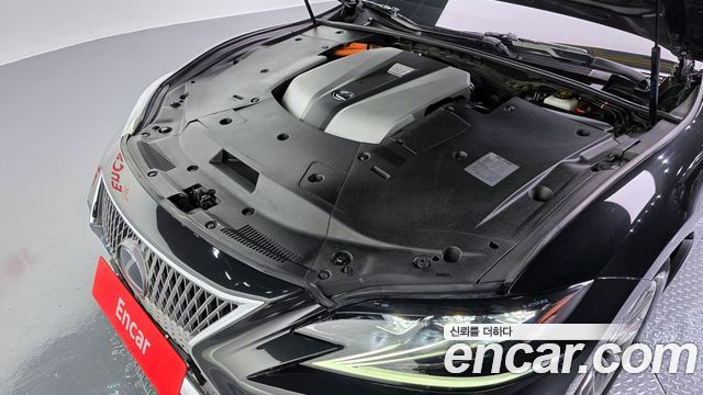 Лексус LS500h 2018 — миниатюра 6