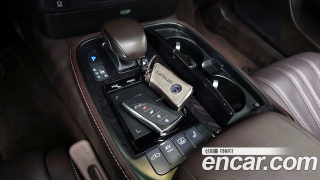Лексус LS500h 2018 — миниатюра 9