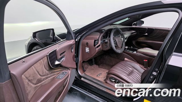 Лексус LS500h 2018 — миниатюра 11