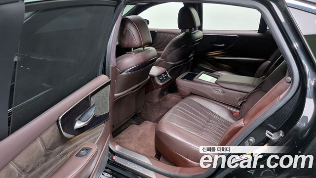 Лексус LS500h 2018 — миниатюра 12