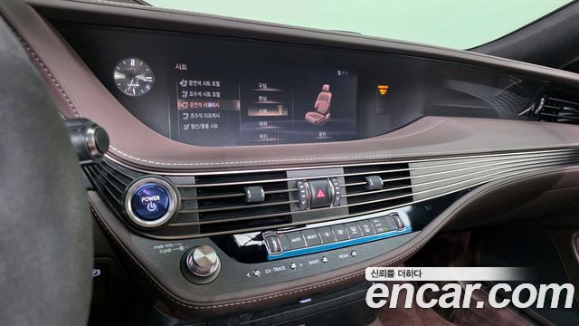 Лексус LS500h 2018 — миниатюра 14