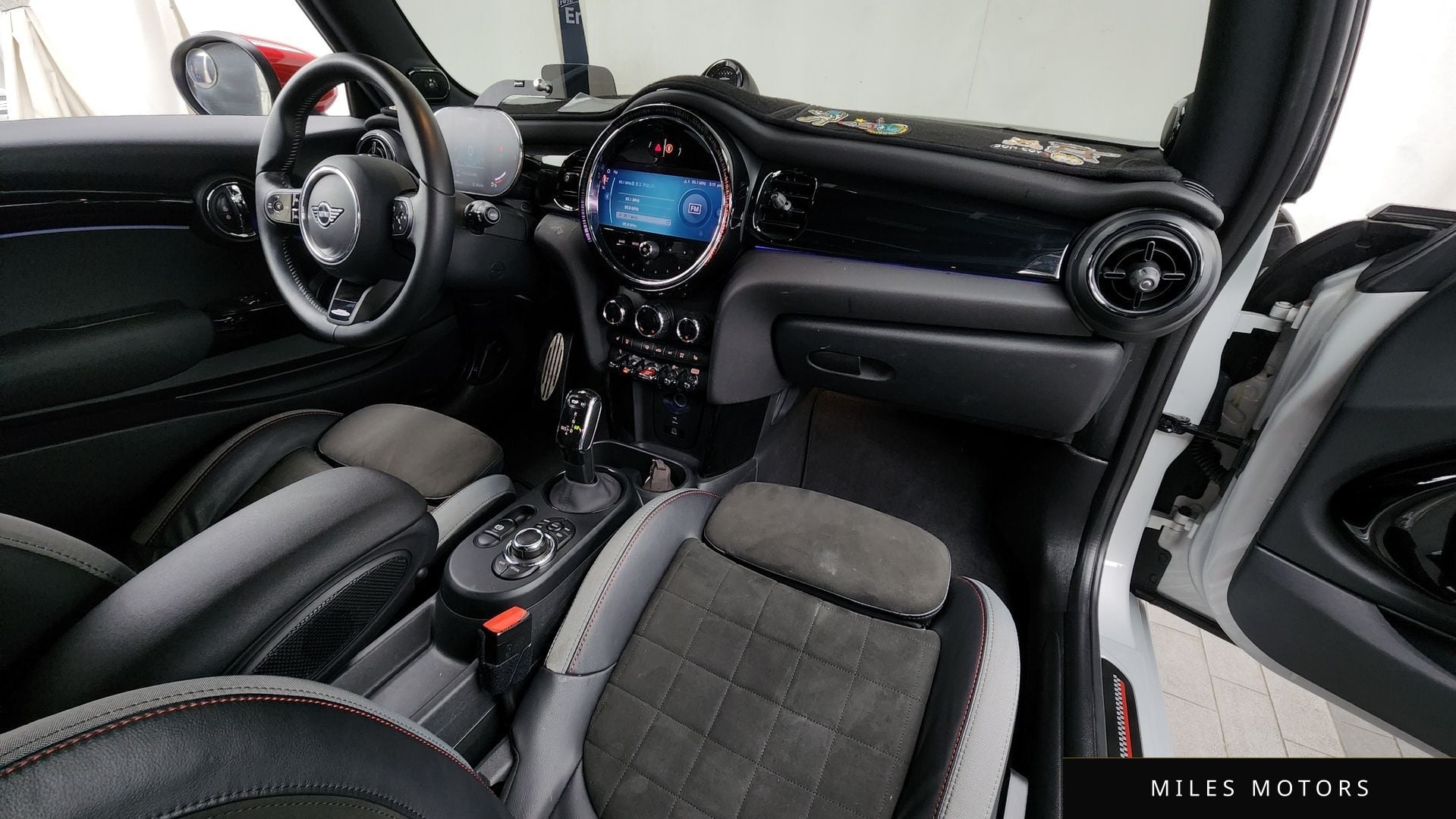 MINI Cooper S 2023 — миниатюра 7