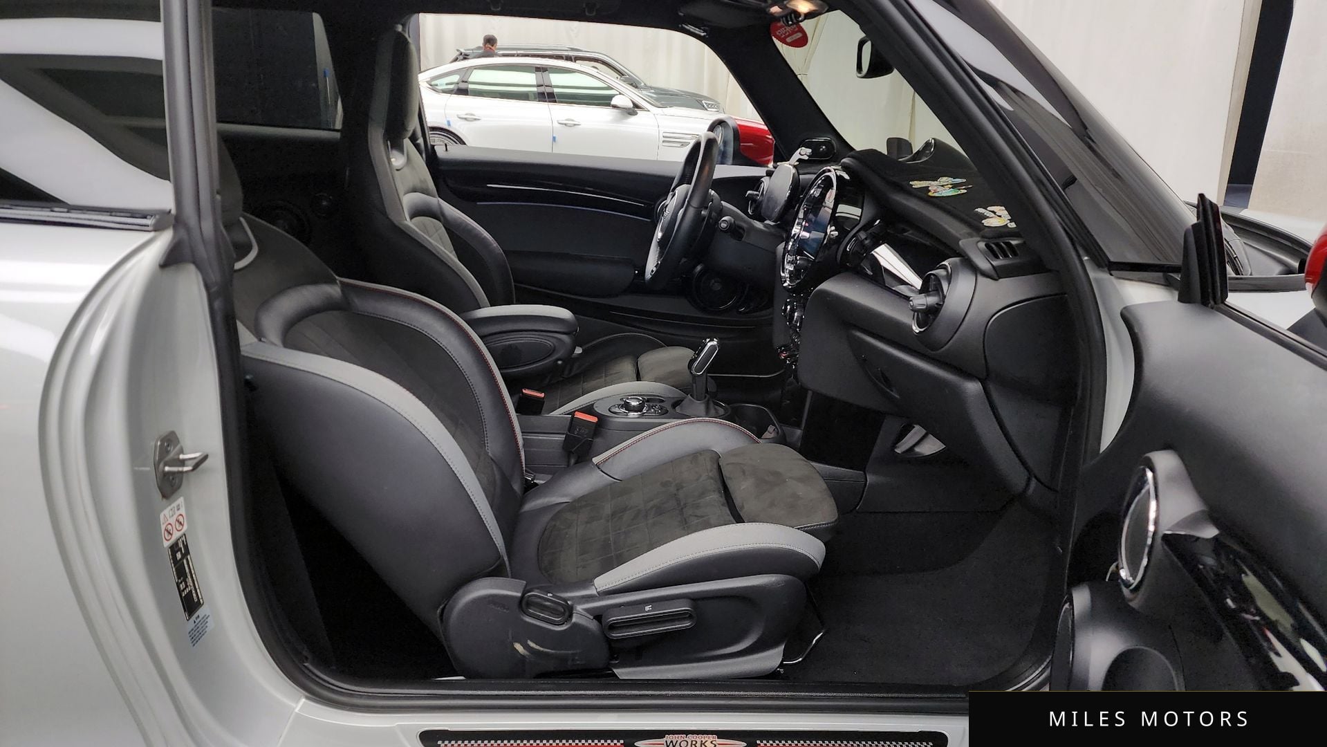 MINI Cooper S 2023 — миниатюра 11