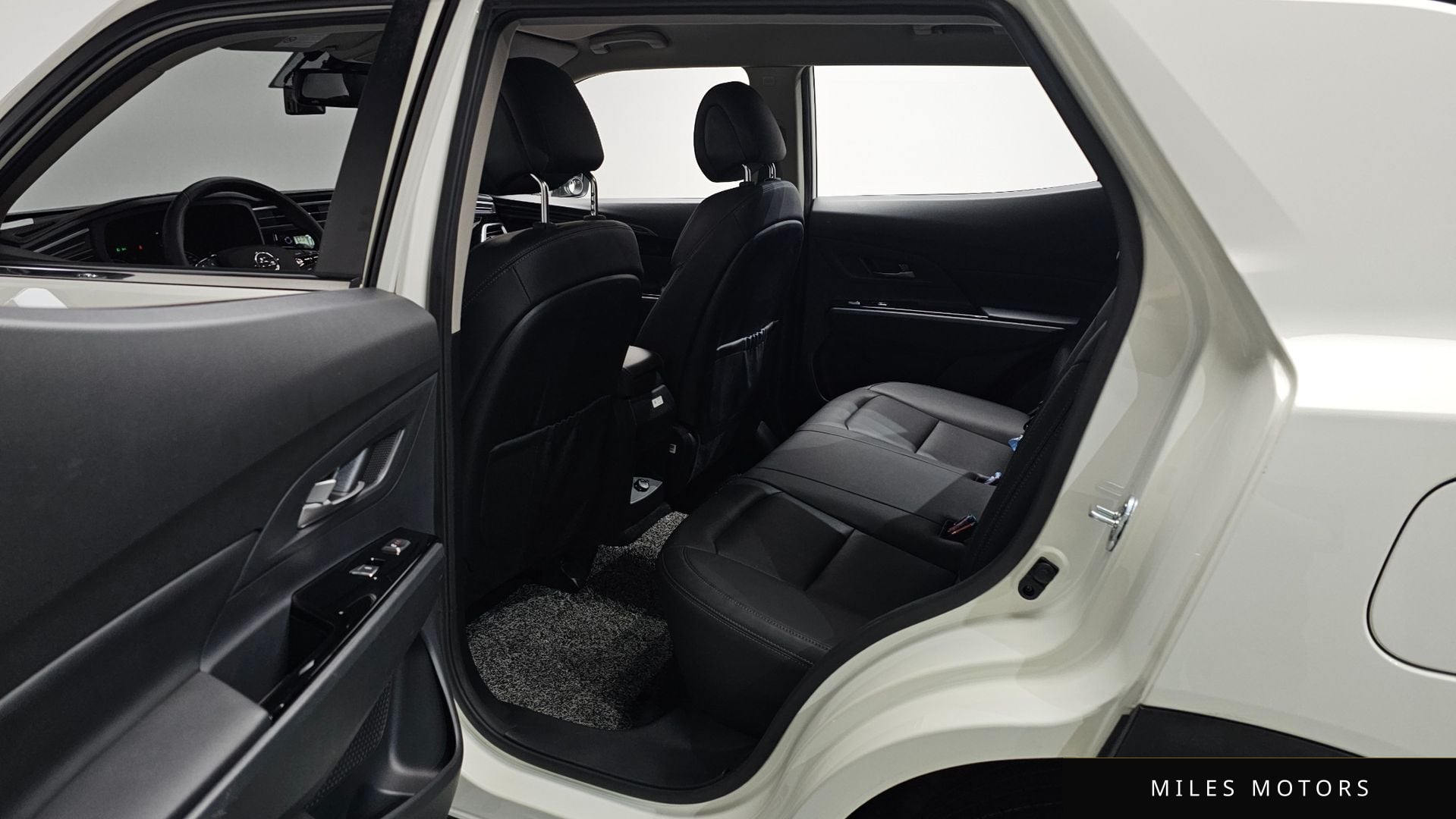 KG Mobility Beautiful Korando 2021 — миниатюра 12