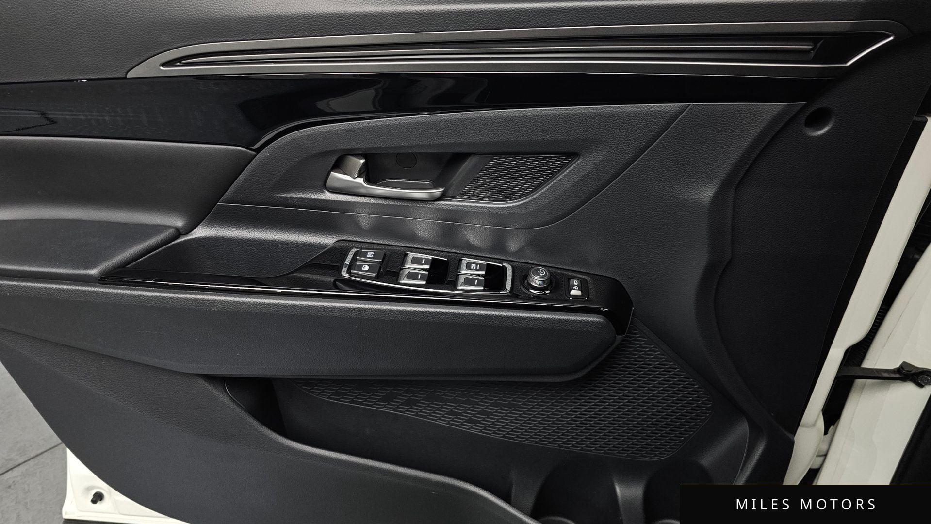 KG Mobility Beautiful Korando 2021 — миниатюра 17
