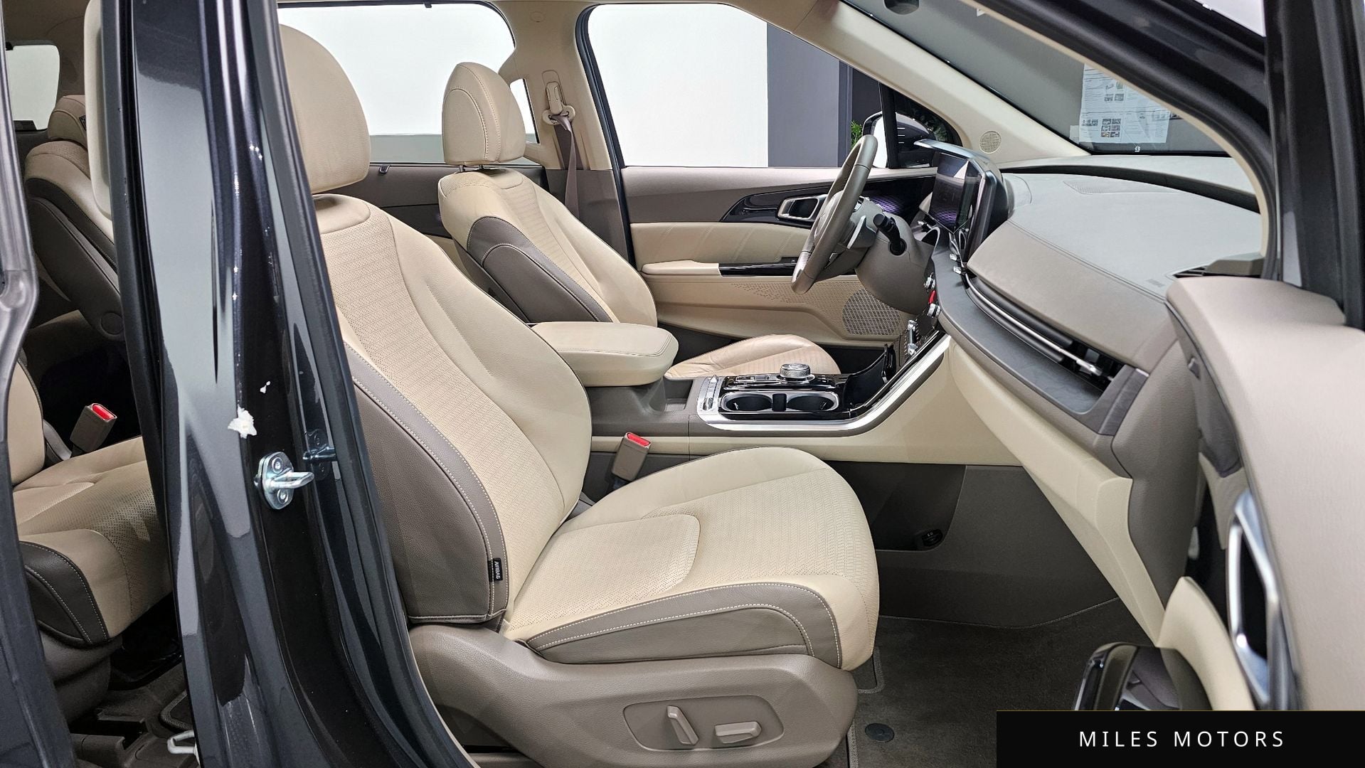 Kia Carnival 2023 — миниатюра 11