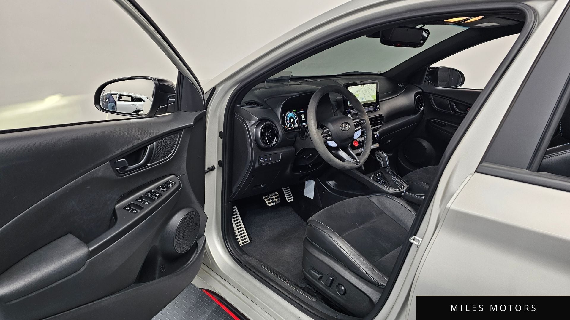 Hyundai Kona 2023 — миниатюра 10