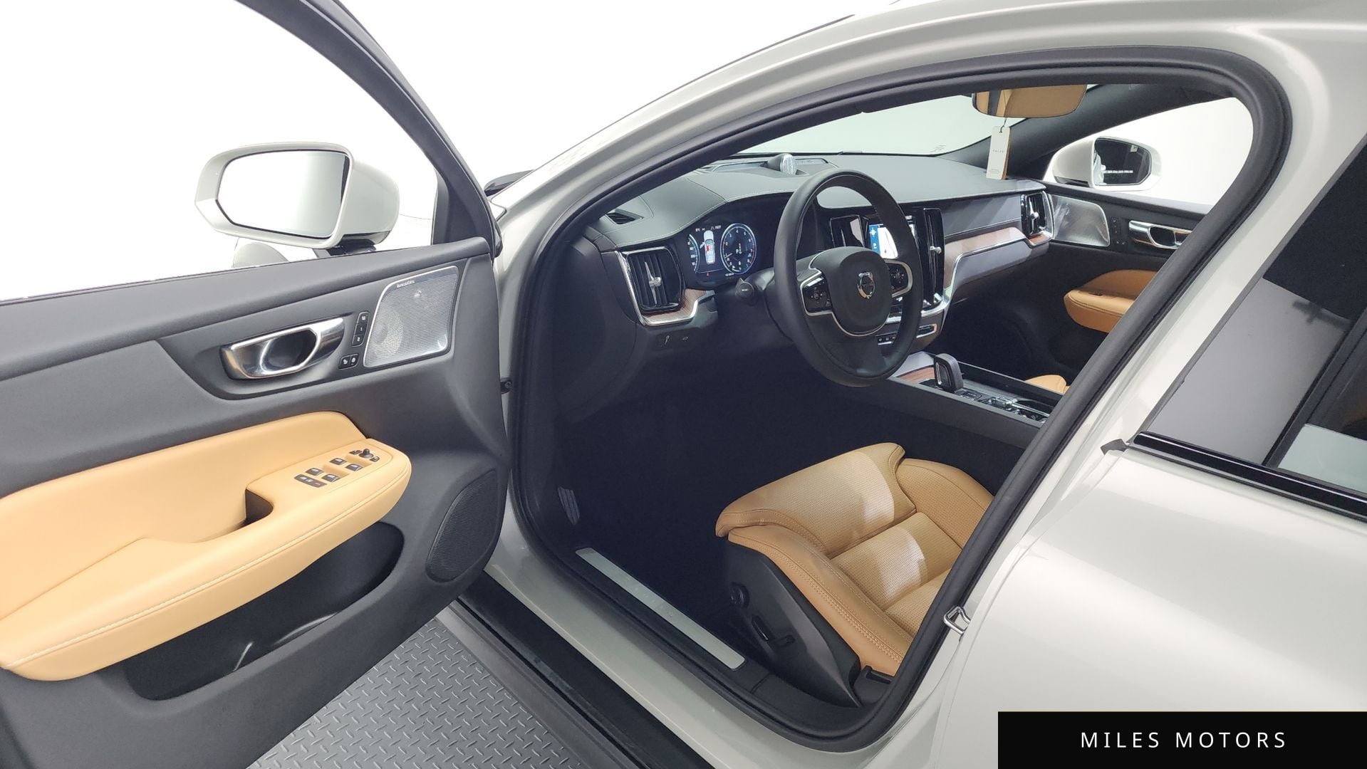 Volvo V60 2021 — миниатюра 10