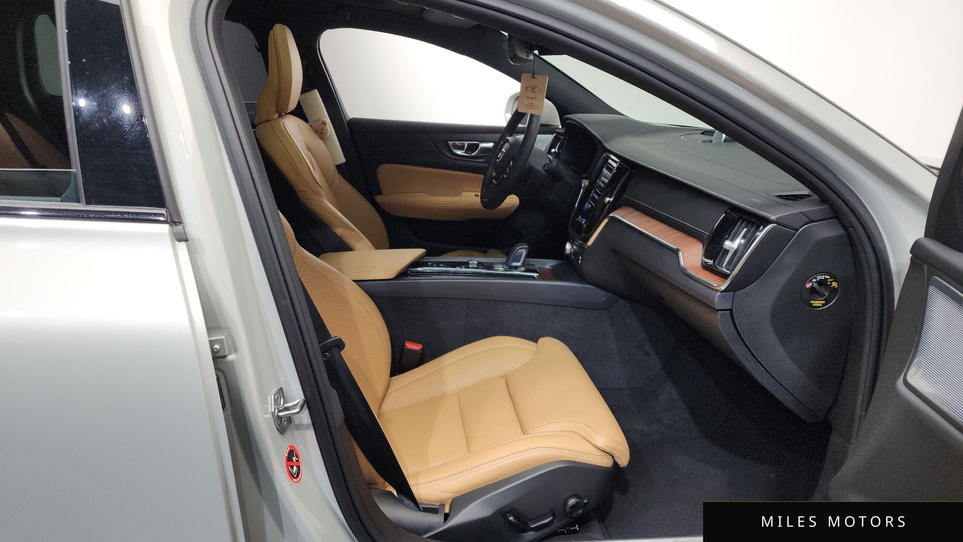 Volvo V60 2021 — миниатюра 11