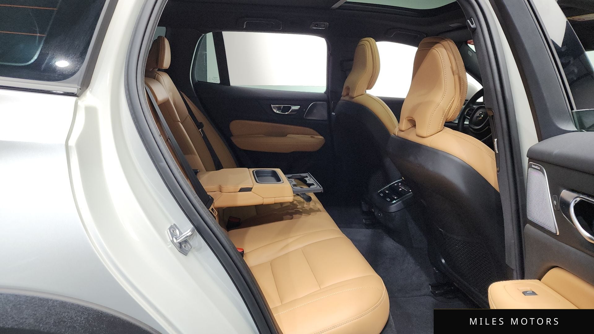 Volvo V60 2021 — миниатюра 12