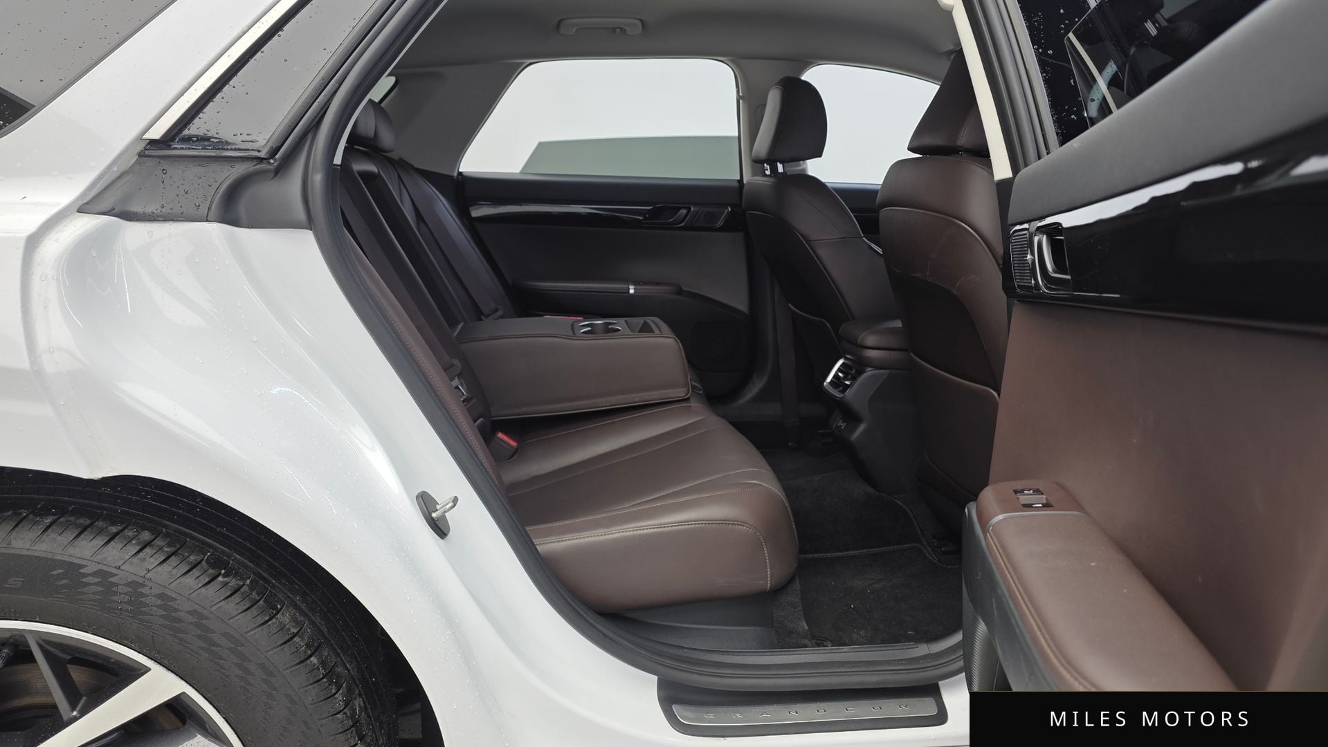 Hyundai 그랜저 (GN7) 2023 — миниатюра 12