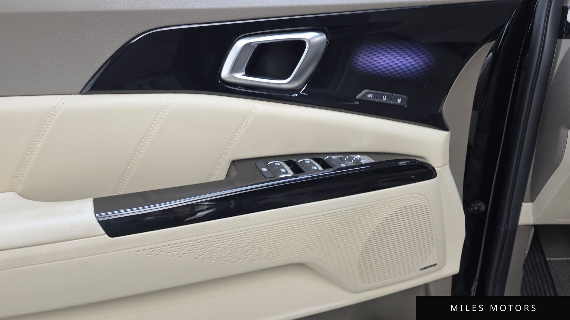 Kia Carnival 2023 — миниатюра 17
