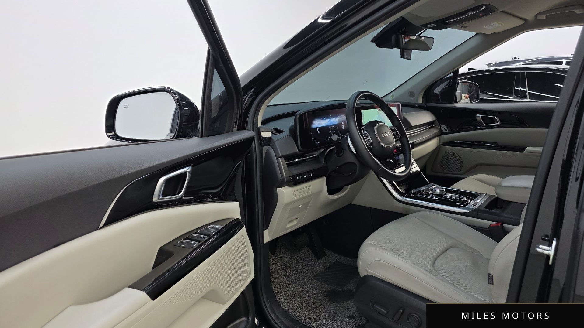 Kia Carnival 2023 — миниатюра 10