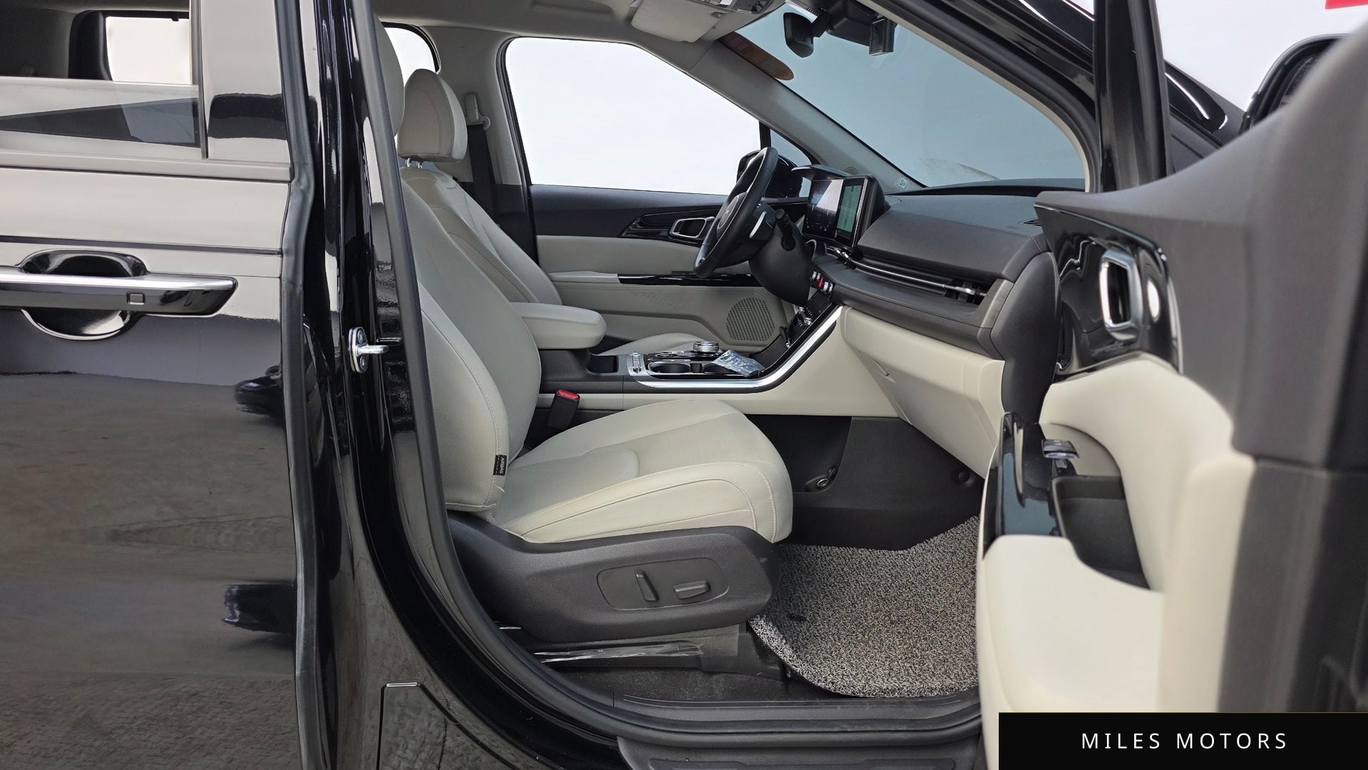 Kia Carnival 2023 — миниатюра 11