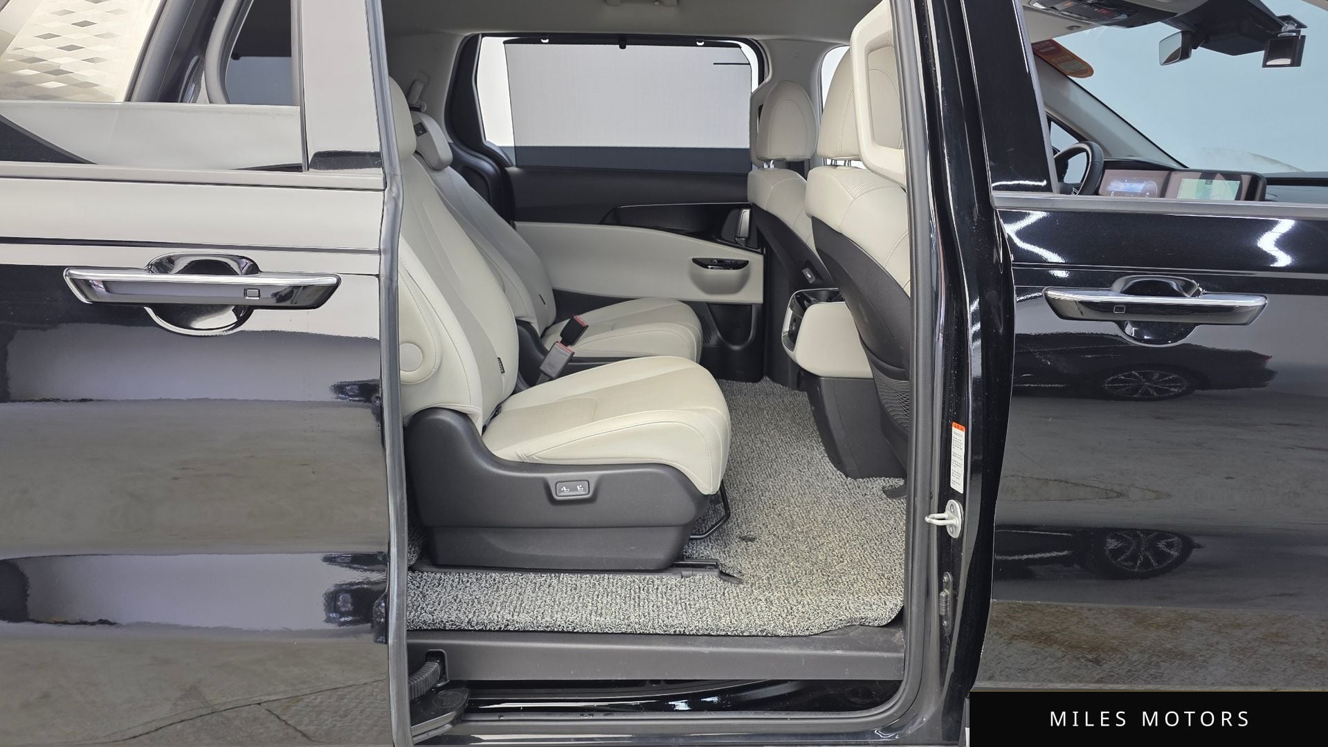 Kia Carnival 2023 — миниатюра 12