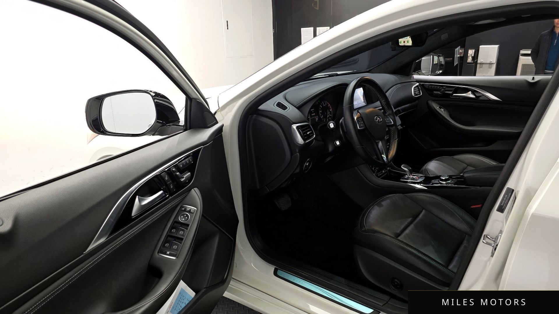 Infiniti Q30 2019 — миниатюра 10