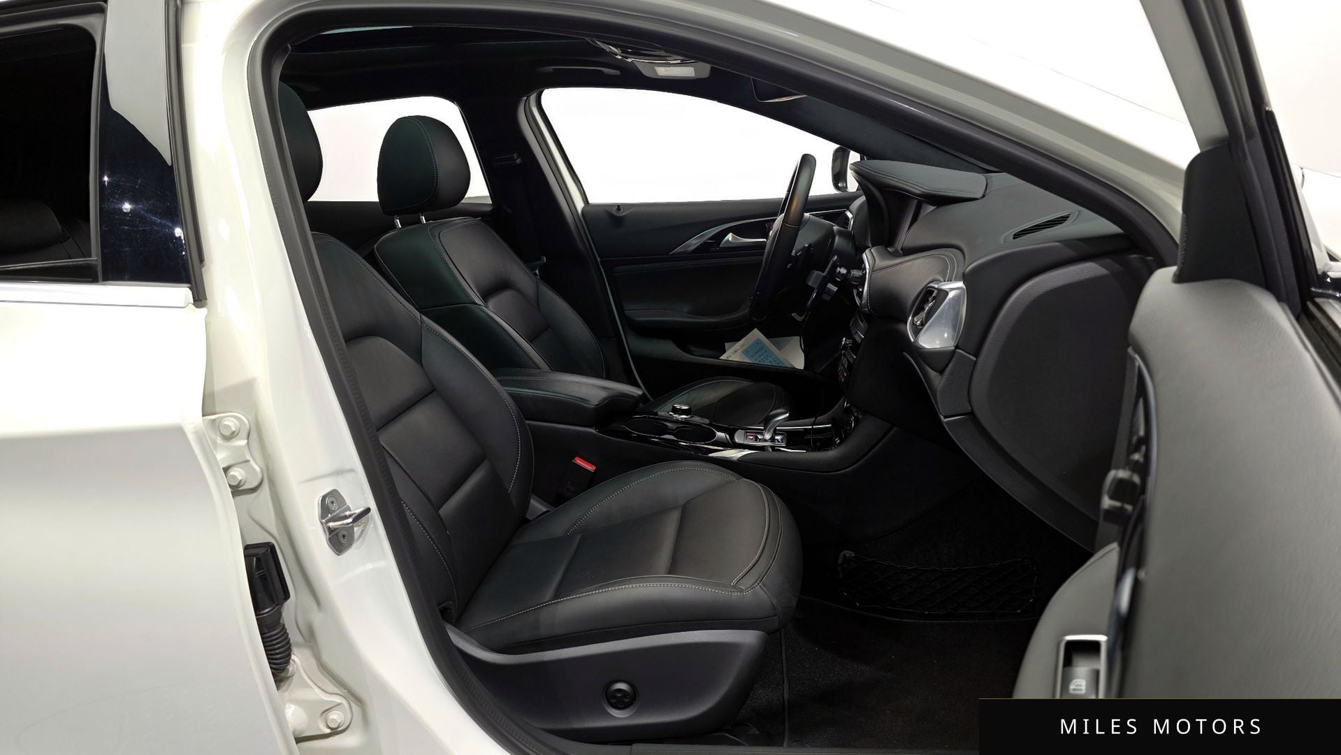Infiniti Q30 2019 — миниатюра 11