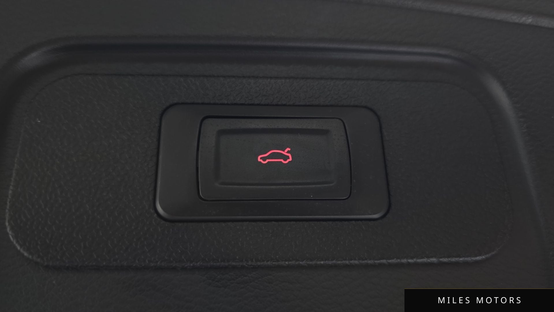 Infiniti Q30 2019 — миниатюра 20
