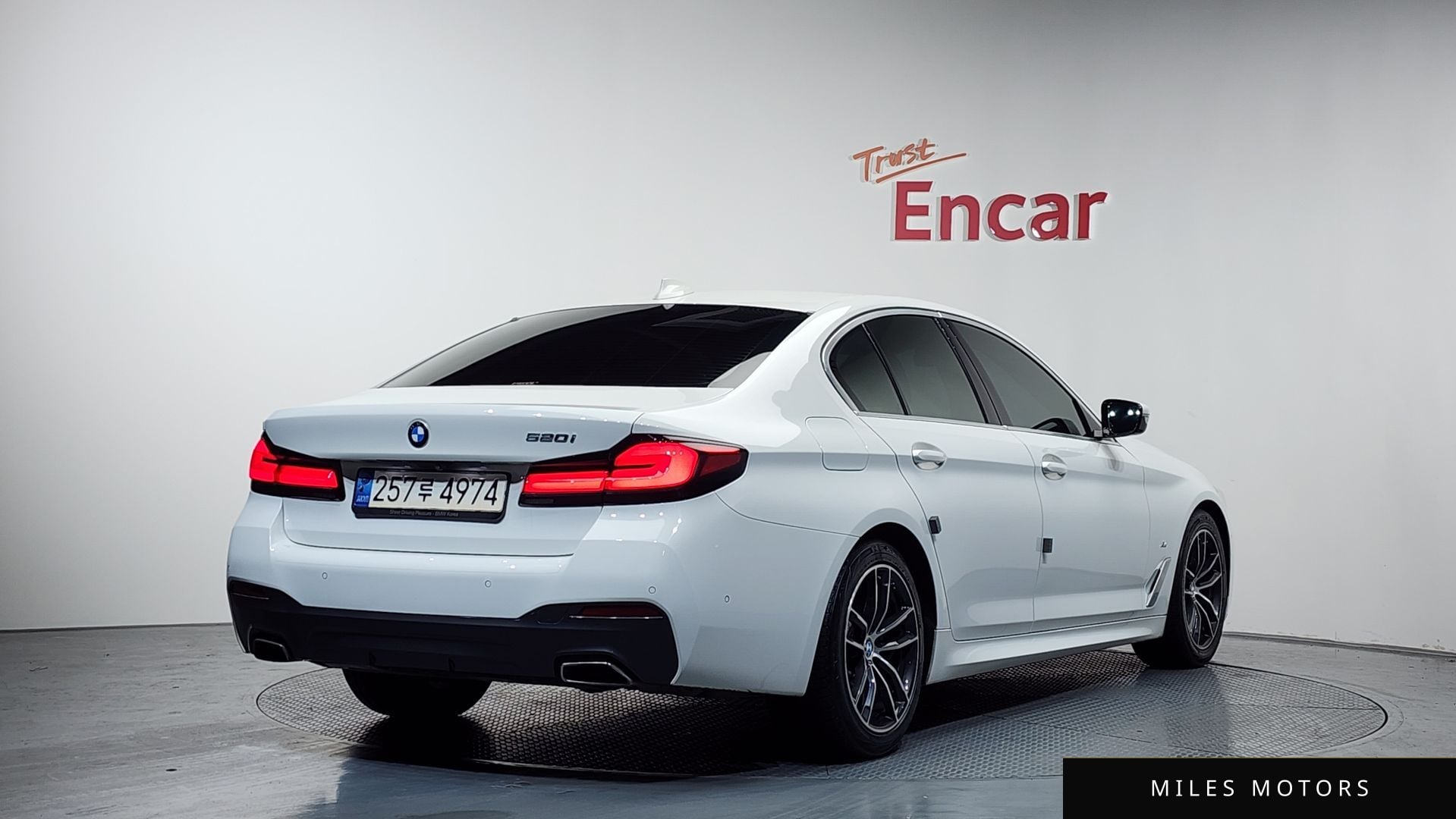 BMW 5 Series (G30) 2022 — миниатюра 2