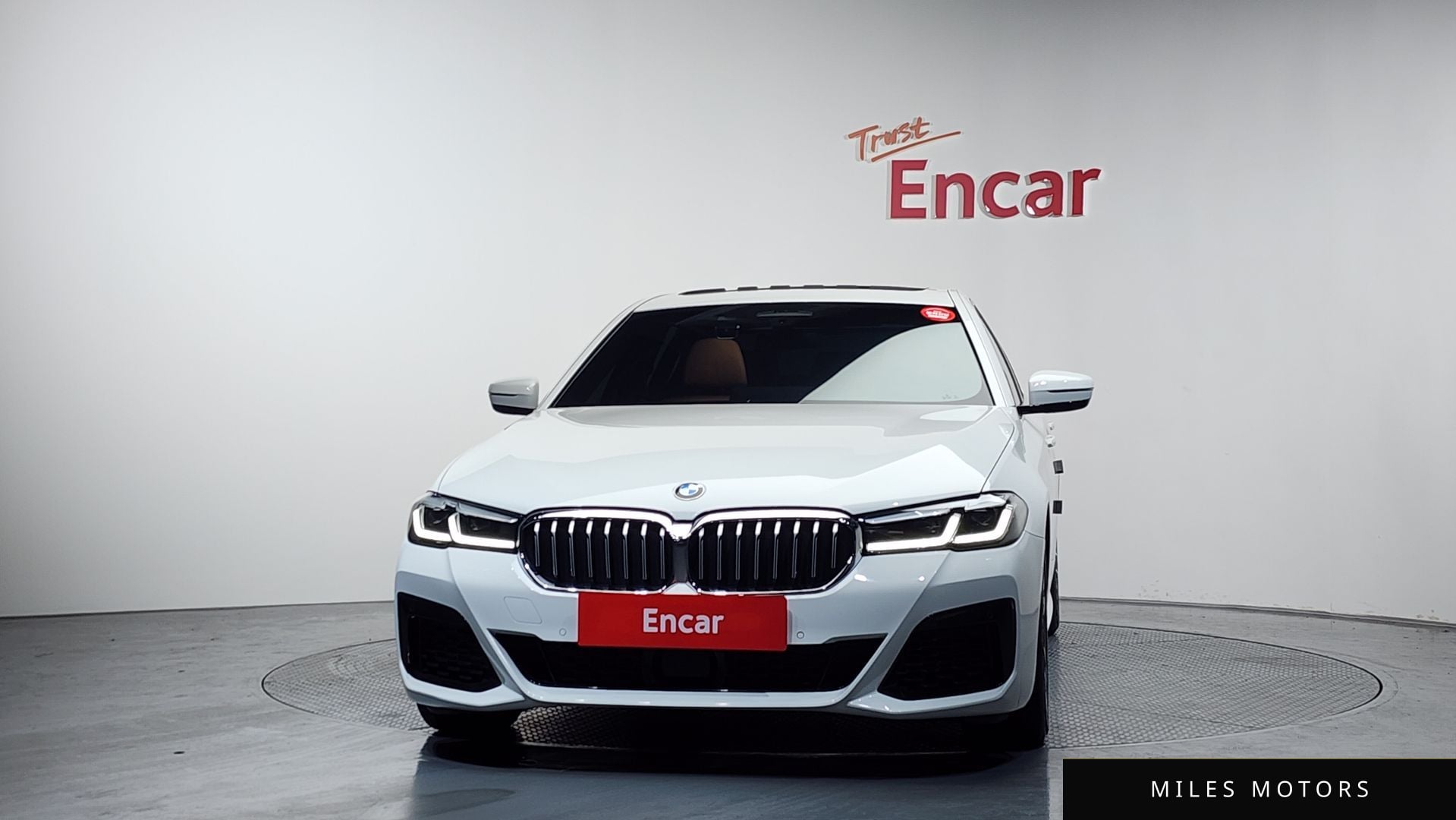 BMW 5 Series (G30) 2022 — миниатюра 3