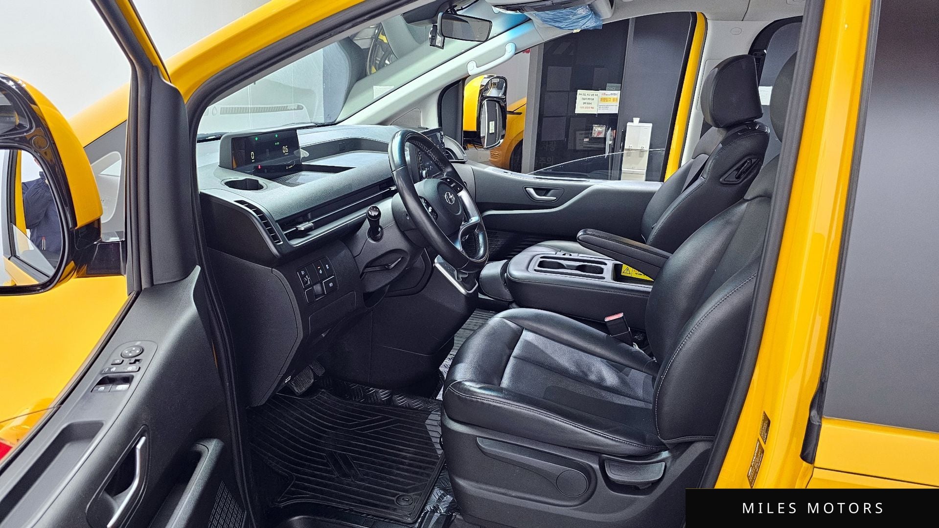 Hyundai Staria 2022 — миниатюра 10