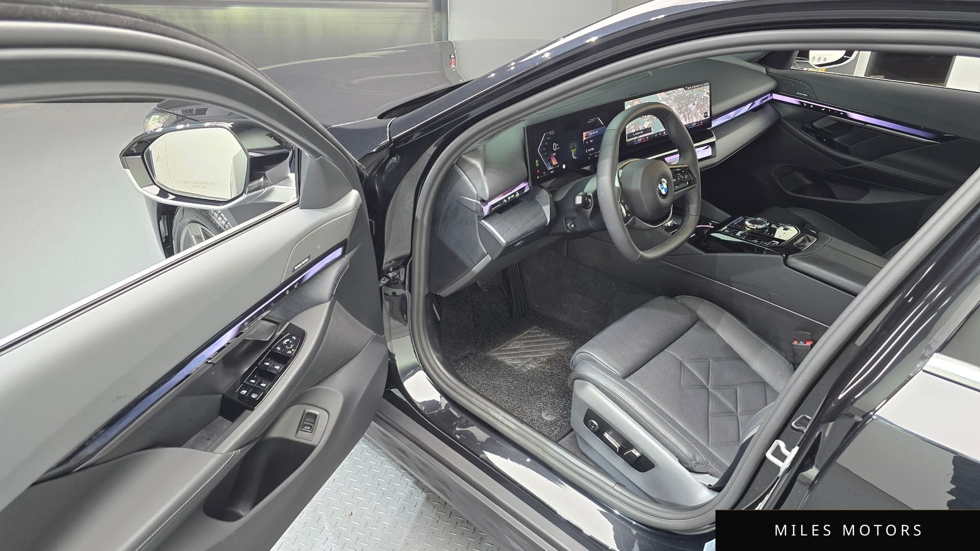 BMW 5 Series (G60) 2025 — миниатюра 10