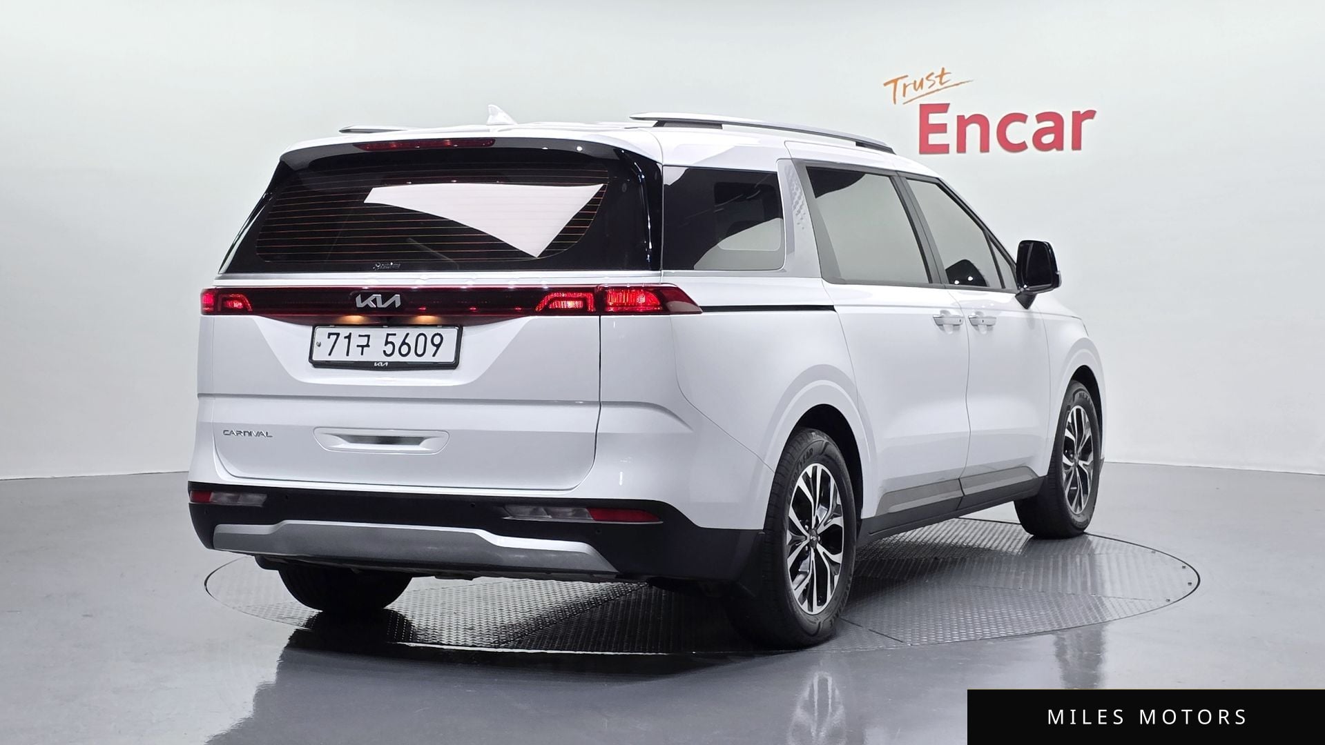 Kia Carnival 2022 — миниатюра 2