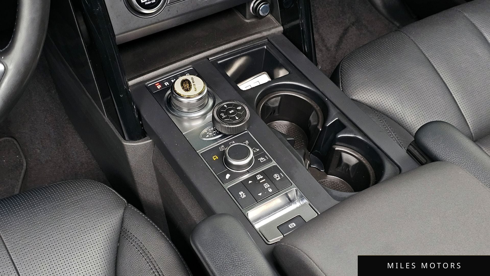 Land Rover Discovery 2019 — миниатюра 9
